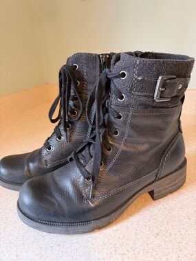 EARTH Black Lace-Up Combat Ankle Boots with Buckle SIZE 8.5